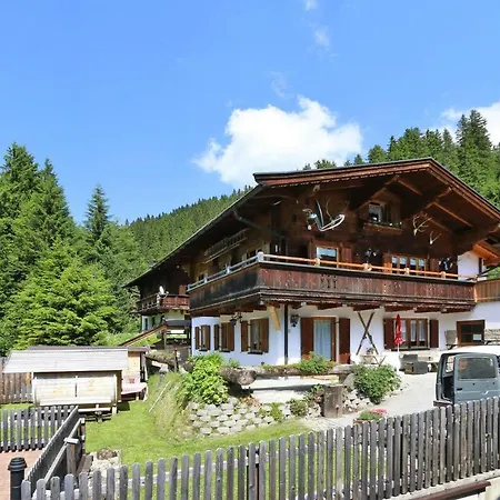 Appartamento In Hochfugen With A Terrace *